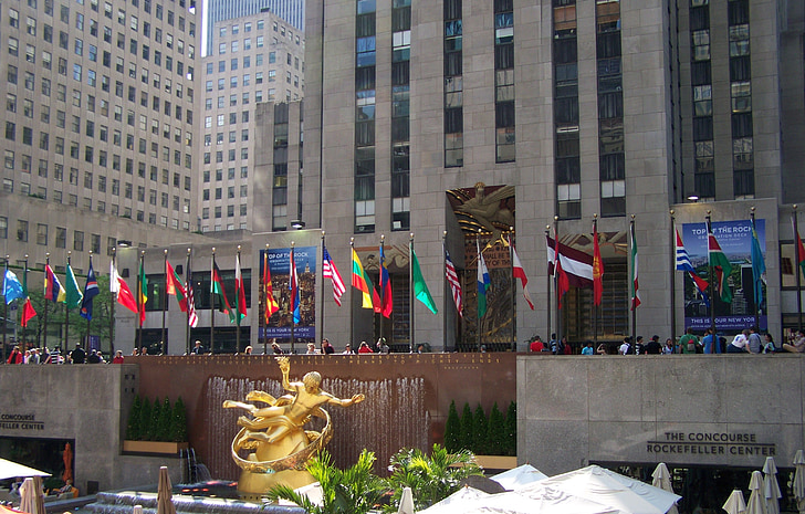 New York-i, Rockefeller center, zászlók, arany szobor, NYC, város, épületek