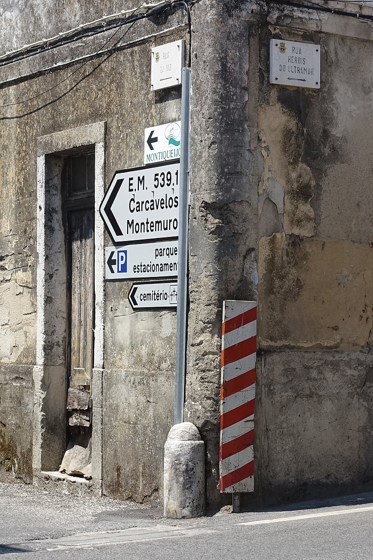 lousa, Португалия, vejhjørne, стара сграда, пътни знаци, улица