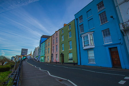 Családi házak, szín, építészet, utca, Wales, Anglia
