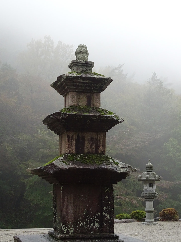 part superior, tots aquests anys, tercer pagoda, Torre de pedra