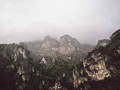山脉, 岩石, 陡峭, 植被, 雾, 云彩, 自然