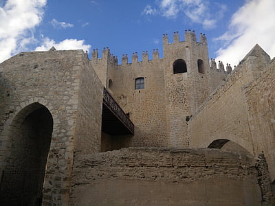 Kastil putih velez, Castle, Monumen, Pariwisata, Sejarah