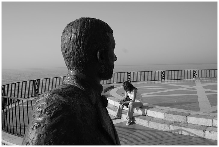 nerja, black and white, sculpture, statue