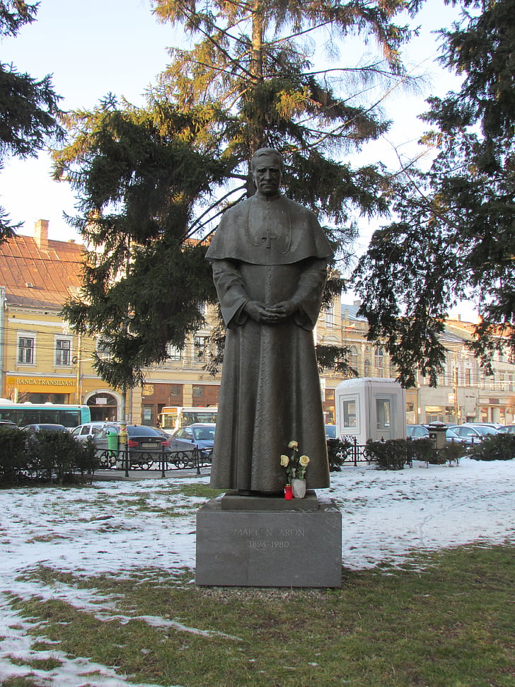 Cluj napoca, Transylvanie, Roumanie, Église, vieille ville, monument, statue de