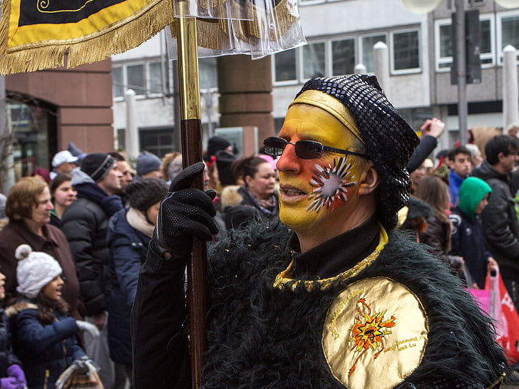 Carnaval, mover-se, Carnaval de rua