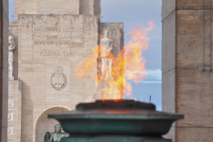 Rosario, Santa fe, Argentina, monument, flagg, brann