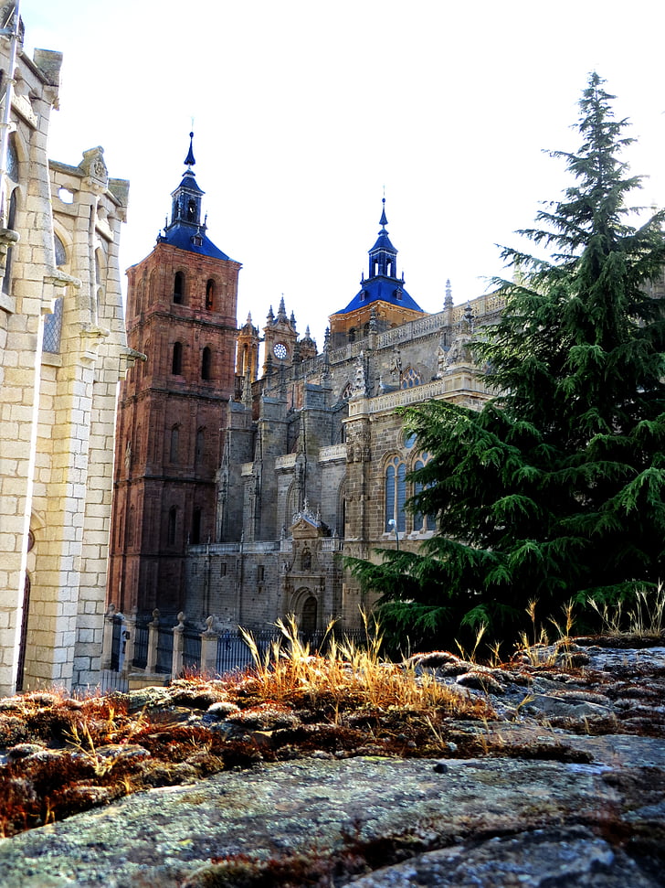 Astorga, Katedral, Gereja