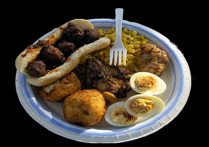 food, corn, eggs, bread, paper, plate, fork