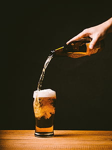 Fjern, høy, bolle, glass, øl, flaske, hånd