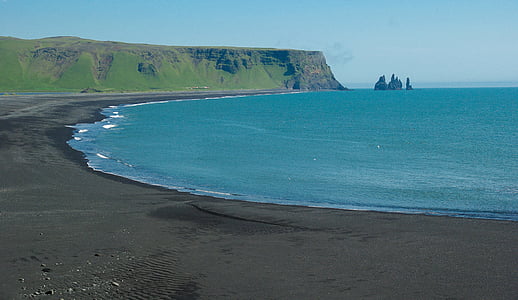 Islândia, Vik, praia, areia preta, penhascos