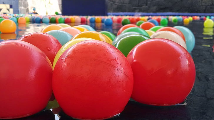 balls, colors, water