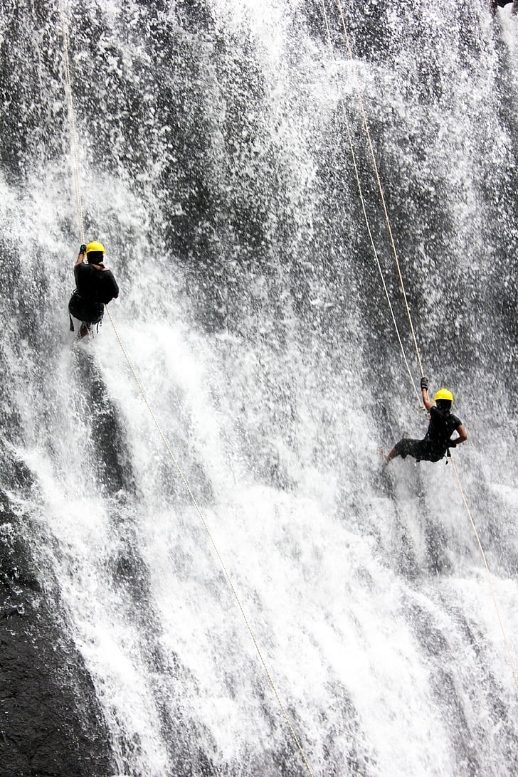 cascada, persones, dos, ràpel, escalada, aventura, l'aigua