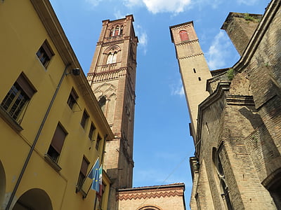 Italia, Bologna, visite guidate, torre asinelli, Torre garisenda, Torre pendente