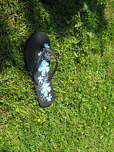 meadow, flip flops, shoe, summer, foot, sandal, grass