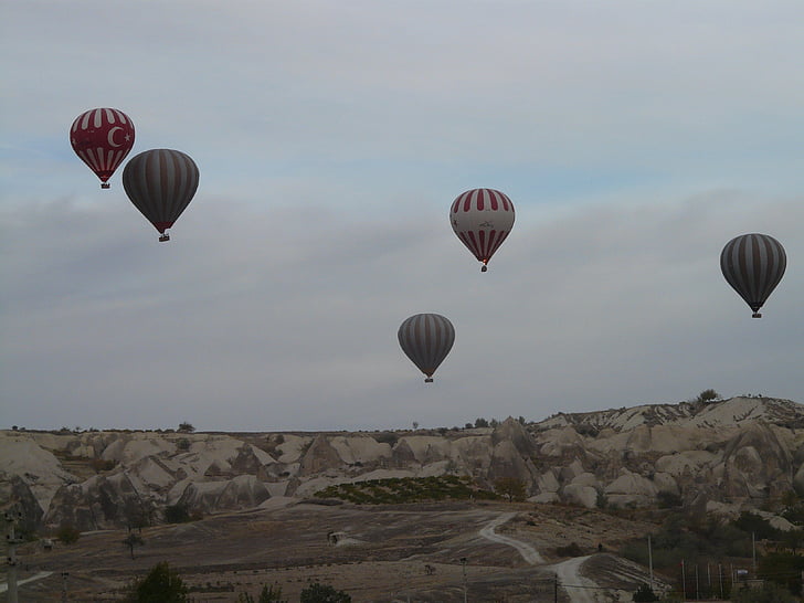 karstā gaisa baloni, piezemētiem aerostatiem, karstā gaisa balons braukt, gaisa sporta, putekļaina, muša, Kapadokija