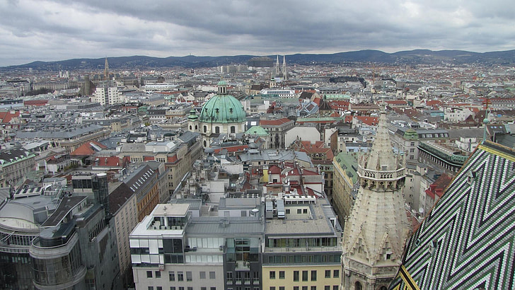 St.-Stephans Kathedrale Südturm, Wien, UNESCO-Welterbe, Blick auf die Stadt, Landschaft, Panorama, Dach