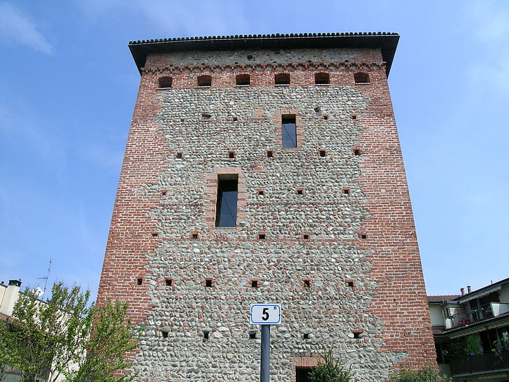Torre, Colnago, Cornate d'Adda, Medio Evo