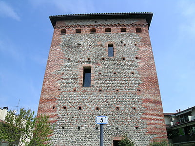 Torre, colnago, Cornate d'adda, abad pertengahan