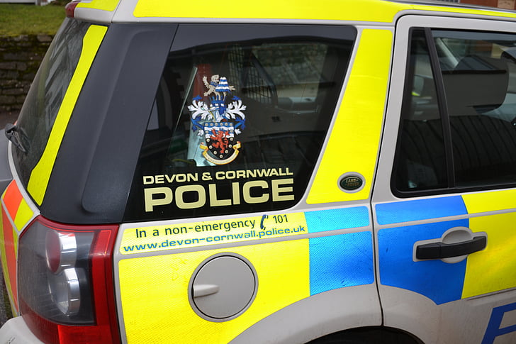 coche de policía, policía de cornwall de Devon, coche de policía marcada