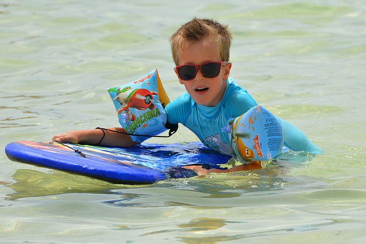 dijete, dječak, ljudi, daska za surfanje, sunčane naočale, trake, UV zaštita