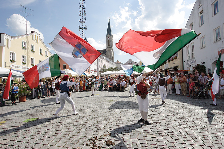 flag wavers, marketplace, waldkirchen