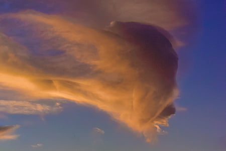the head of the, the sky, clouds, nature, weather, sky, cloud - Sky