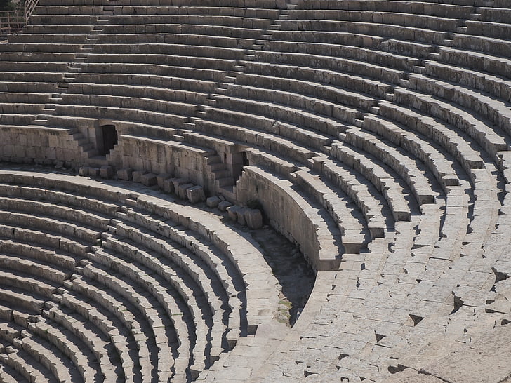 Teater Romawi, klasik, Harrows