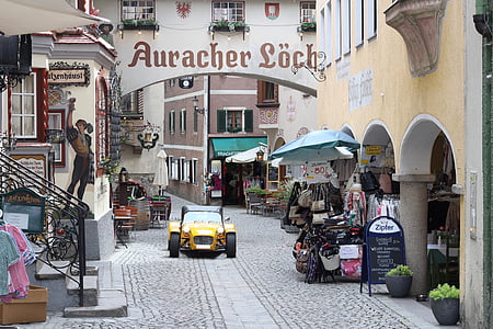Innsbruck, ulici, staro mestno jedro, zgodovinsko staro mestno jedro, Tirolska