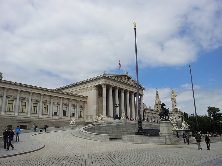 City hall, Wien, Athena