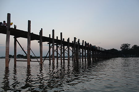 Myanmar, Birmânia, ponte, ponte de perna de u, u-ser ponte, ponte de madeira, sol de noite