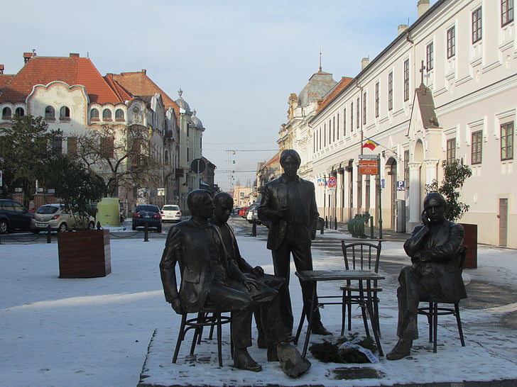 Oradea, Transilvānijā, Rumānija, Crisana, statujas, pieminekļu, ziemas