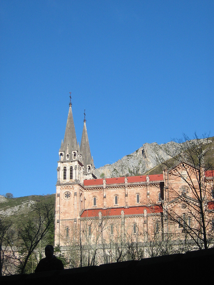 Covadonga, kerk, Asturias