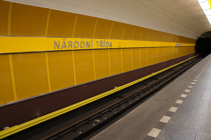Metro, Praha, tunnel, maa alla, Tšehhi Vabariik, kollane, College