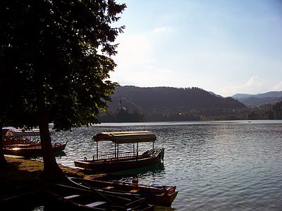 Blejsko jezero, Karavank, Slovenija, Alpski pohodništvo, treking, v gorenjski regiji, jumbo