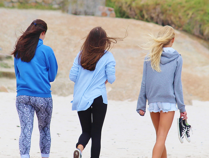 jeune fille, jeunes femmes, à pied, plage, mer, dune, cheveux