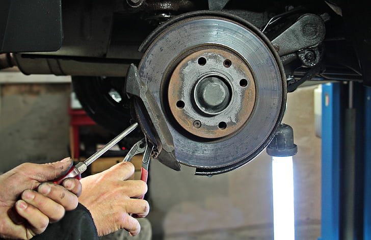 auto repair, workshop, brake disc, brake, change, slow change, auto