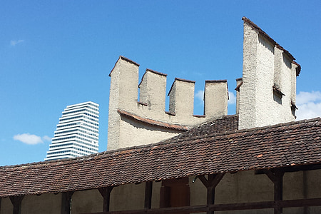 Basel, Zwitserland, Roche-toren, oude en nieuwe, historisch, moderne