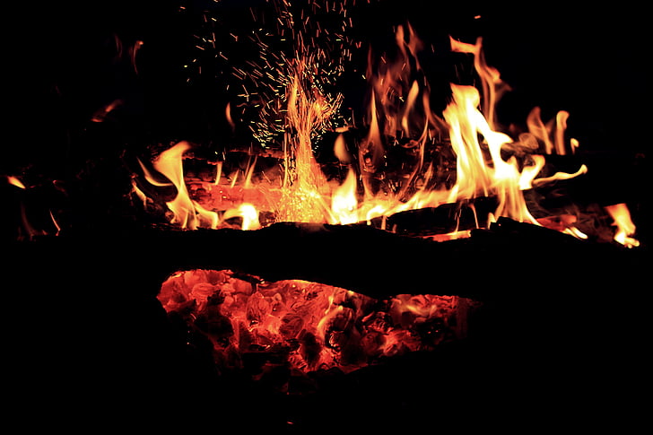 oheň, plameň, noc, oheň - prírodný jav., teplo - teplotu, napaľovanie, červená
