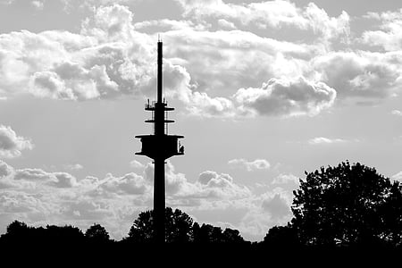 TV stolp, črno-belo, arhitektura, stolp, stavbe, zvonikom, oblaki