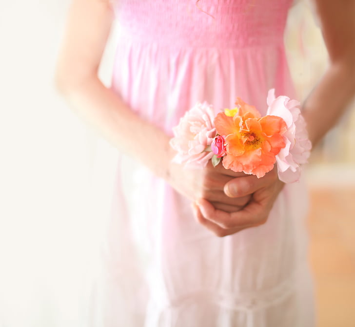 woman, holding, bouquet, flower, child, girl, hand