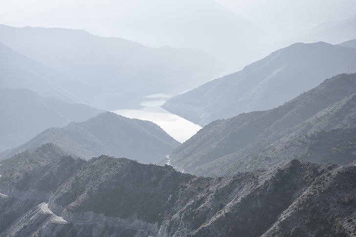 gris, montagne, à côté de, corps, eau, Highland, crête