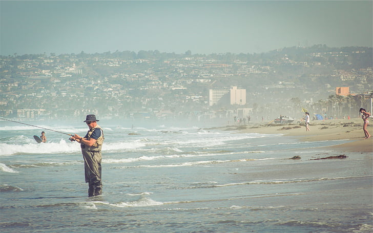 uomo, in piedi, vicino a, Seashore, giorno, tempo, pesca