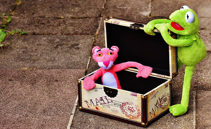 plyšové hračky, Kermit, Růžový panter, hračky, krabice, hrudník, kufr zábava