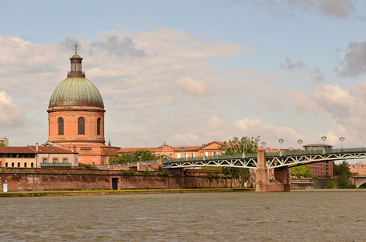 Toulouse, Pont saint pierre, Garonne, kupola bolnici grob