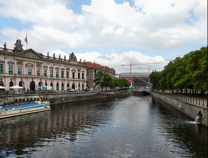 Berlīne, arhitektūra, upes, tilts, laiva
