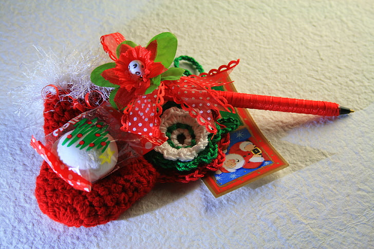 christmas gifts, gifts, decorations, red, green, items