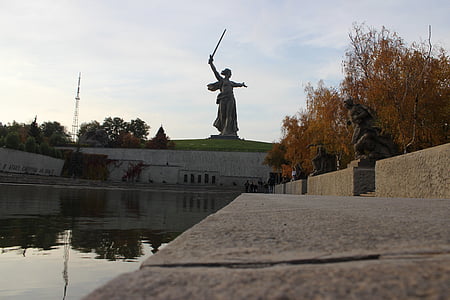 monument, Volgograd, vann