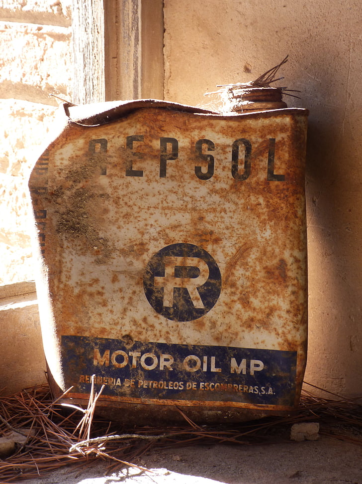can, design, engine oil, repsol, old, rusty, vintage