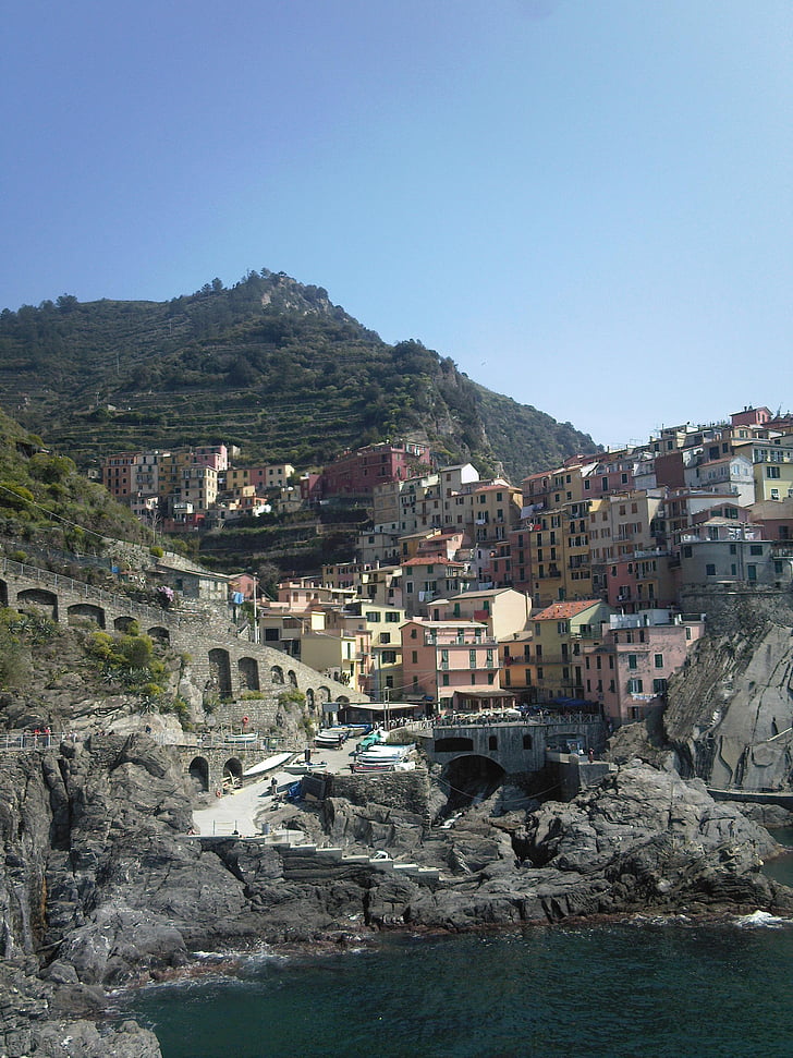 fem land, Italien, farverige huse