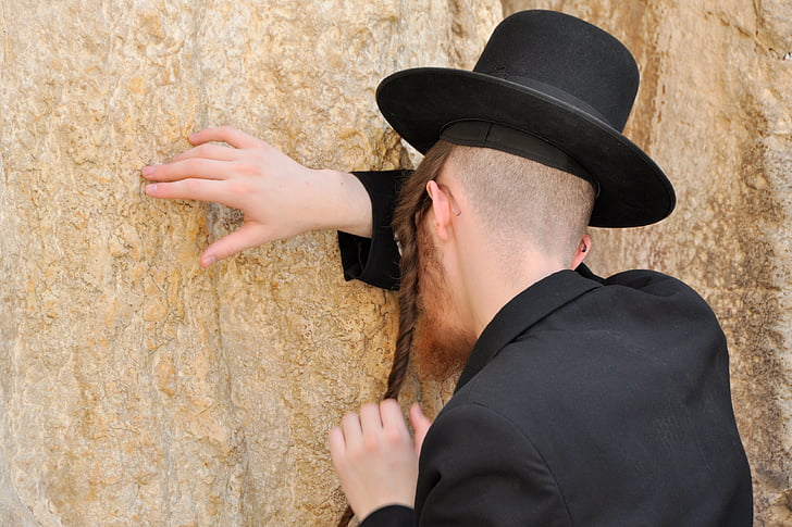 Zid objokovanja, Jeruzalem, Molite, Žid